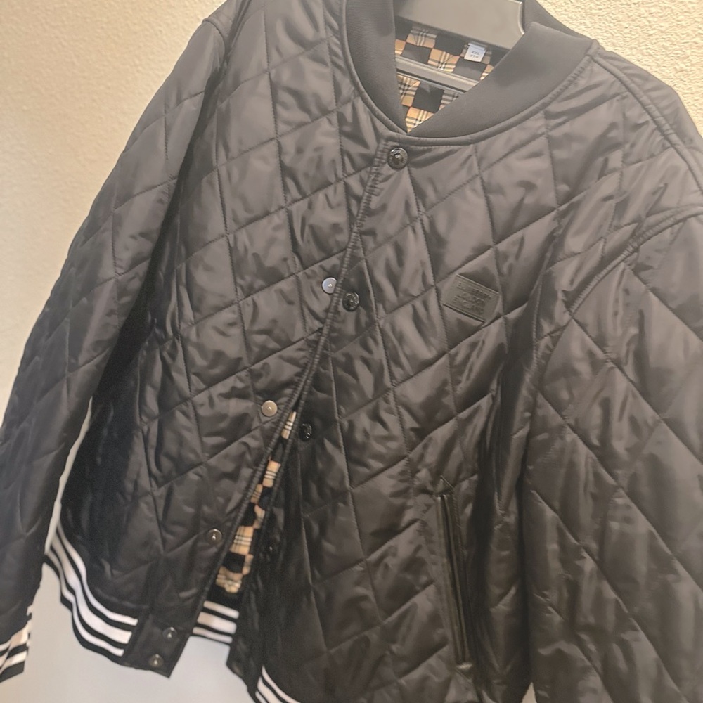 AUTHENTIC BURBERRY BOMBER JACKET!